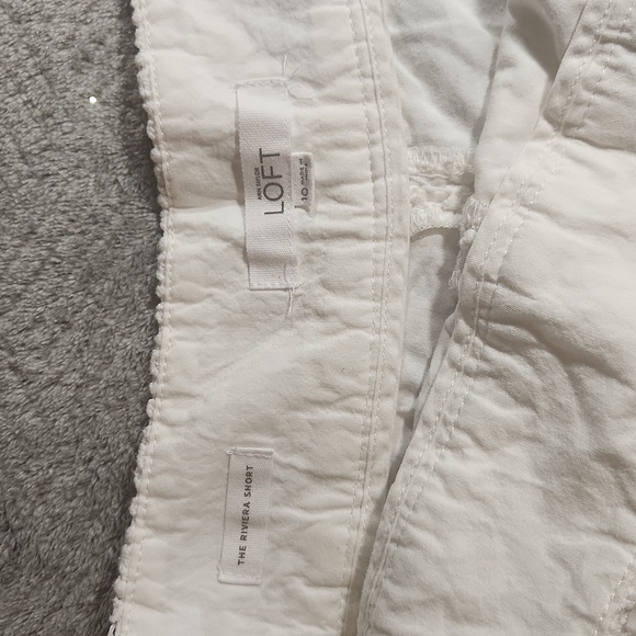 Loft Ann Taylor, White tiered scallop, layer mini Lace Shorts with side zipper - Picture 5 of 7